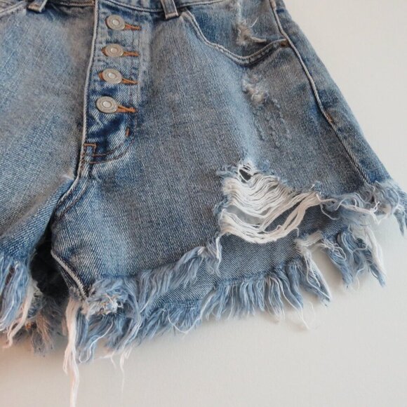 MOUSSY VINTAGE Exposed Button Fly Distressed Raw Hem Jean Shorts - Picture 8 of 15